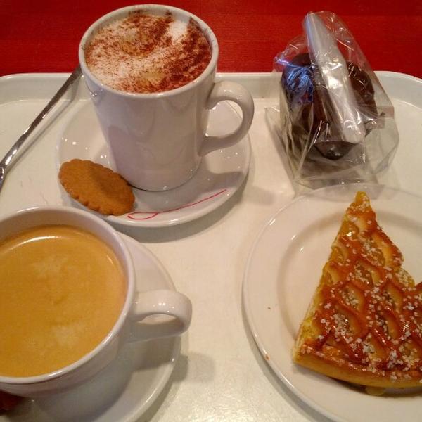 Photo taken at HEMA by Wim D. on 10/8/2012