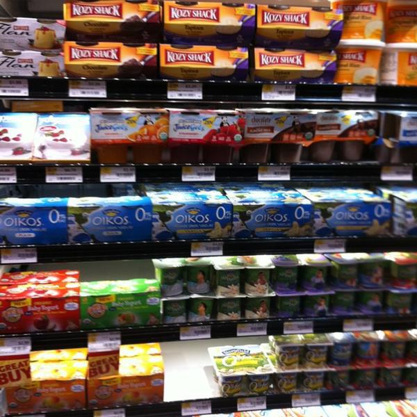 Photo taken at Whole Foods Market by Trisha P. on 3/29/2012-美国佛罗里达州迈阿密奥尔顿路6789 Photo taken at Whole Foods Market by Trisha P. on 3/29/2012