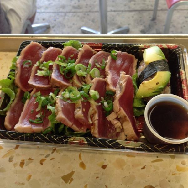 Photo taken at Whole Foods Market by Alberto J S M. on 4/10/2012-美国佛罗里达州迈阿密奥尔顿路6789 Photo taken at Whole Foods Market by Alberto J S M. on 4/10/2012