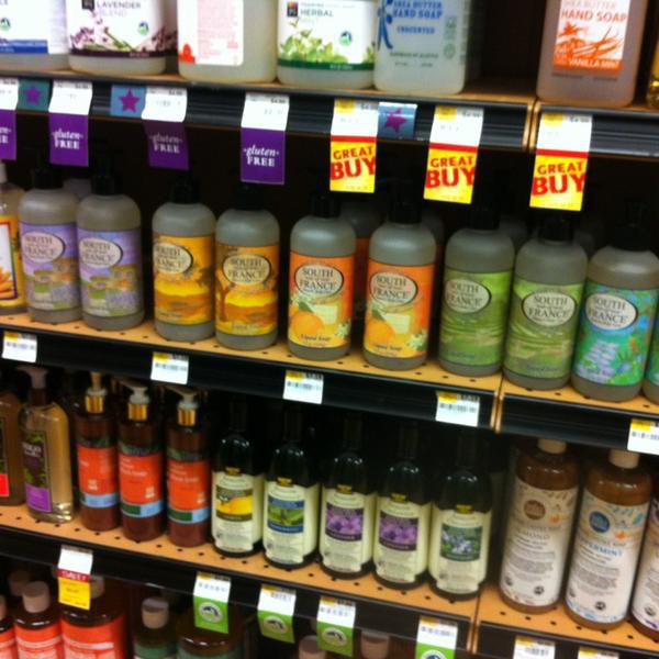 Photo taken at Whole Foods Market by Brian C. on 12/28/2012-美国佛罗里达州迈阿密奥尔顿路6789 Photo taken at Whole Foods Market by Brian C. on 12/28/2012