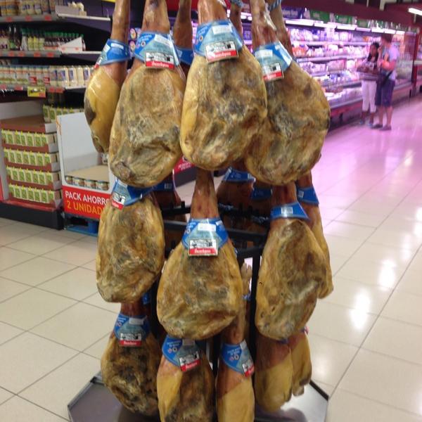 Photo taken at Mercadona by Кристина 