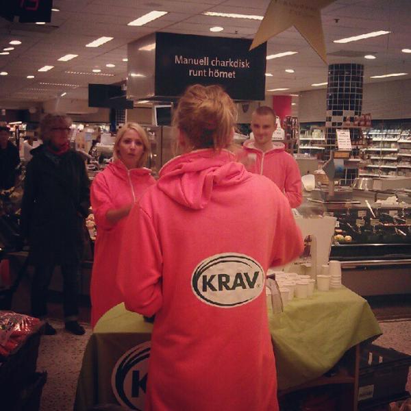 Photo taken at ICA Supermarket Torgkassen by Görkem G. on 9/29/2012
