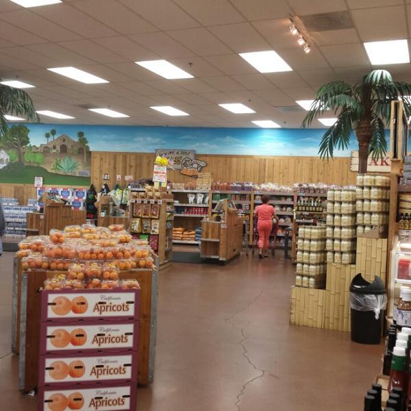 Photo taken at Trader Joe's by Ben J. D. on 5/26/2013-美国加利福尼亚州西山福尔布鲁克大道6751 Photo taken at Trader Joe's by Ben J. D. on 5/26/2013