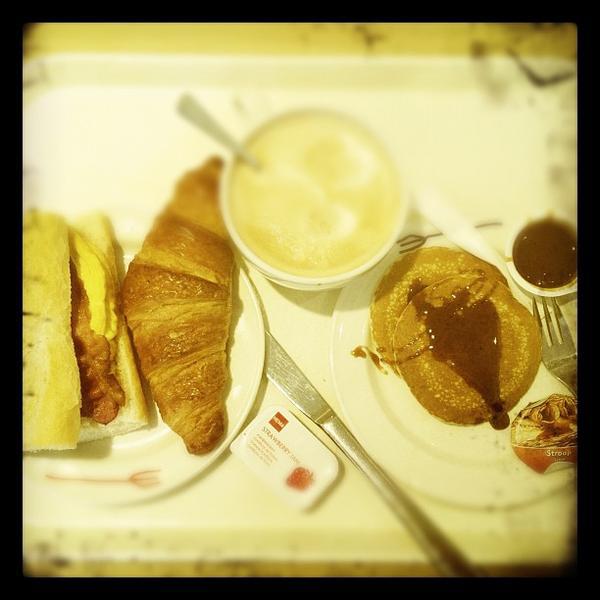 Photo taken at HEMA by ElluhZelluf on 7/20/2012-荷兰北布拉班特省埃因霍温权利街37号 Photo taken at HEMA by ElluhZelluf on 7/20/2012