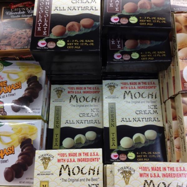 Photo taken at Trader Joe's by Monique C. on 6/1/2012-美国弗吉尼亚州莱斯顿拜伦卡梅隆大道11985 Photo taken at Trader Joe's by Monique C. on 6/1/2012