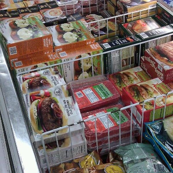 Photo taken at Trader Joe's by Nikki on 7/31/2012-加利福尼亚州南帕萨迪纳盛大大道团街613号 Photo taken at Trader Joe's by Nikki on 7/31/2012