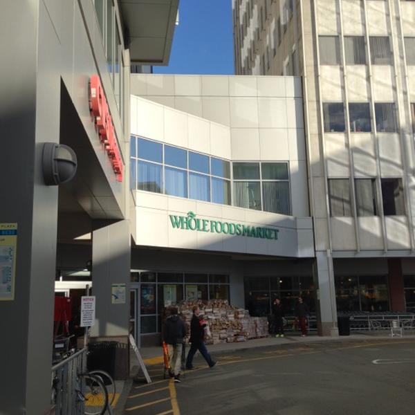 Photo taken at Whole Foods Market by Chris D. on 11/24/2012-麻萨诸塞波士顿剑桥市181 Photo taken at Whole Foods Market by Chris D. on 11/24/2012