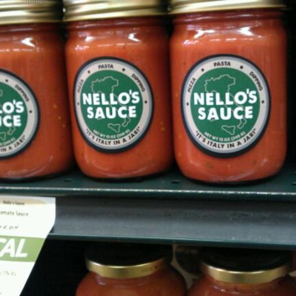 Photo taken at Whole Foods by Nello's Sauce on 3/31/2012-北卡罗莱纳 德罕621宽街(西主街道) Photo taken at Whole Foods by Nello's Sauce on 3/31/2012