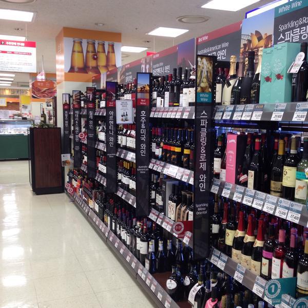 Photo taken at 롯데마트 (LOTTE Mart) by 상근 류. on 1/26/2015