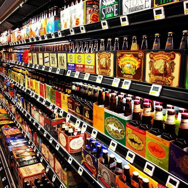 Photo taken at Whole Foods Market by Jose A. on 4/25/2013-加利福尼亚州帕萨迪纳小阿罗约PKWY465 Photo taken at Whole Foods Market by Jose A. on 4/25/2013