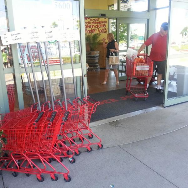 Photo taken at Trader Joe's by Stefanie K. on 6/17/2013-美国威斯康辛州格伦代尔华盛顿港路北5600 Photo taken at Trader Joe's by Stefanie K. on 6/17/2013