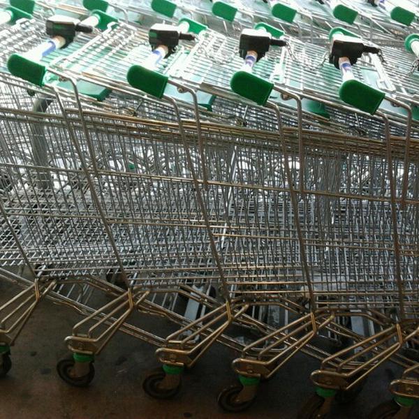 Photo taken at Mercadona by Alfonsas S. on 8/8/2012