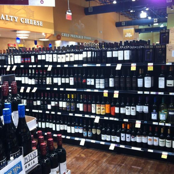 Photo taken at Whole Foods Market by Moon K. on 6/9/2012-佛罗里达州派恩克雷斯特迪克斯高速路11701号 Photo taken at Whole Foods Market by Moon K. on 6/9/2012