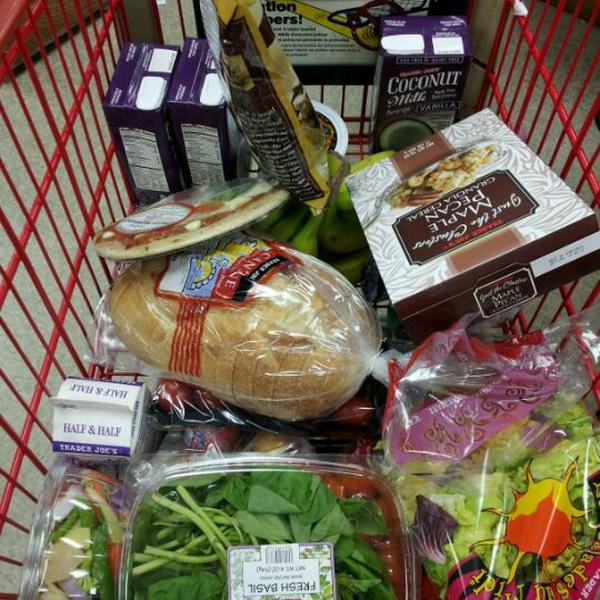 Photo taken at Trader Joe's by HEATHERWOOD on 2/20/2012-加利福尼亚州谢尔曼奥克斯黑泽汀大道滨江路14119号 Photo taken at Trader Joe's by HEATHERWOOD on 2/20/2012