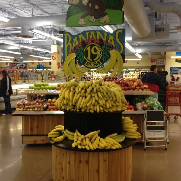 Photo taken at Trader Joe's by Kelley B. on 12/23/2012-美国得克萨斯州沃思堡石头街大道2701 Photo taken at Trader Joe's by Kelley B. on 12/23/2012