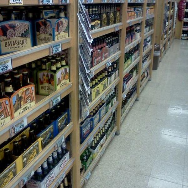 Photo taken at Trader Joe's by Richard B. on 5/8/2012-内华达州拉斯维加斯市迪凯特大道2101号 Photo taken at Trader Joe's by Richard B. on 5/8/2012