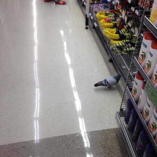 Photo taken at Woolworths by Eun-Man Y. on 5/16/2014