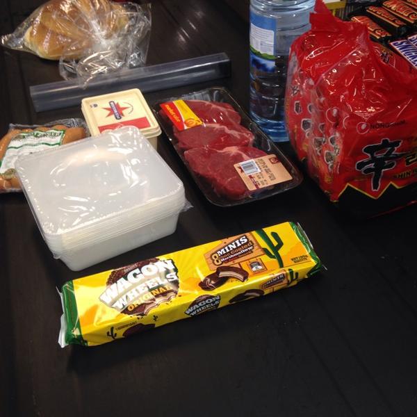 Photo taken at Woolworths by Eun-Man Y. on 5/18/2014