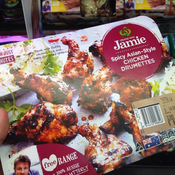 Photo taken at Woolworths by Eun-Man Y. on 5/19/2014