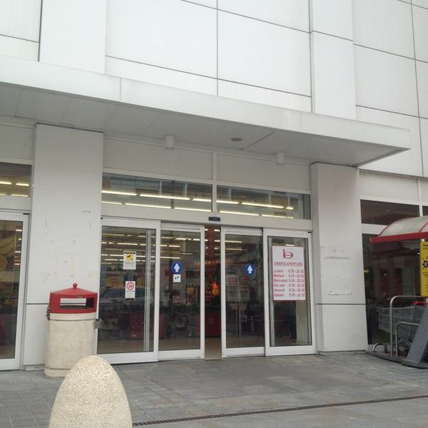 Photo taken at Bennet by Mattia R. on 4/9/2013-意大利皮埃蒙特托里诺卡拉廖路1 Photo taken at Bennet by Mattia R. on 4/9/2013