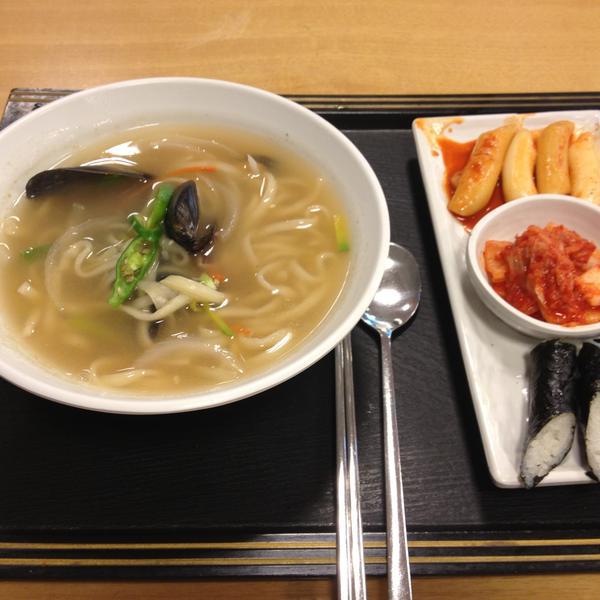 Photo taken at 홈플러스 (Home Plus) by Sung-hoon K. on 4/13/2013-京畿道高阳市义山817 Photo taken at 홈플러스 (Home Plus) by Sung-hoon K. on 4/13/2013