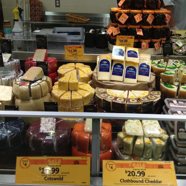 Photo taken at Whole Foods Market by Rob S. on 4/10/2013-康涅狄格西哈特福德雷蒙路50(新街与艾沙姆街间) Photo taken at Whole Foods Market by Rob S. on 4/10/2013