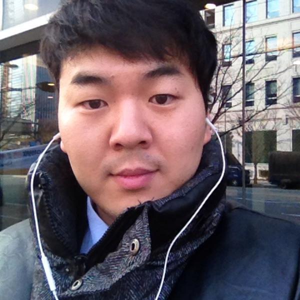 Photo taken at 이마트 / E-Mart by Tae-jin K. on 1/28/2014