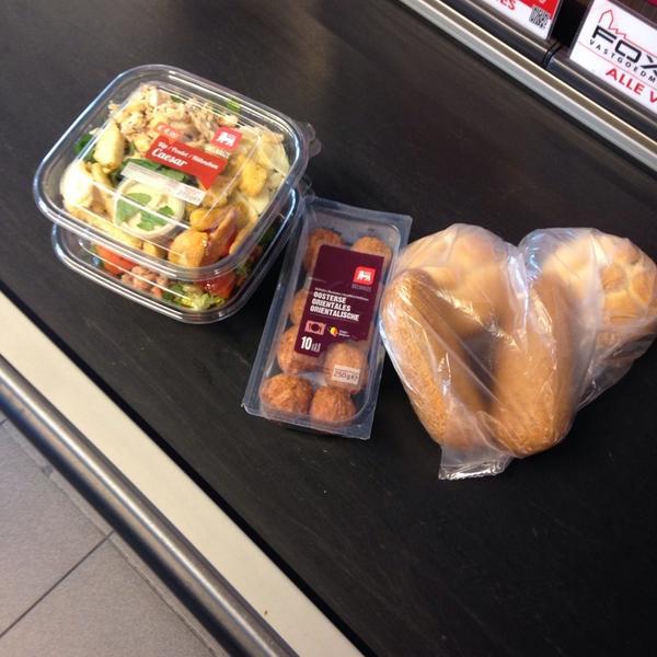 Photo taken at Proxy Delhaize by Wouter D. on 8/28/2014