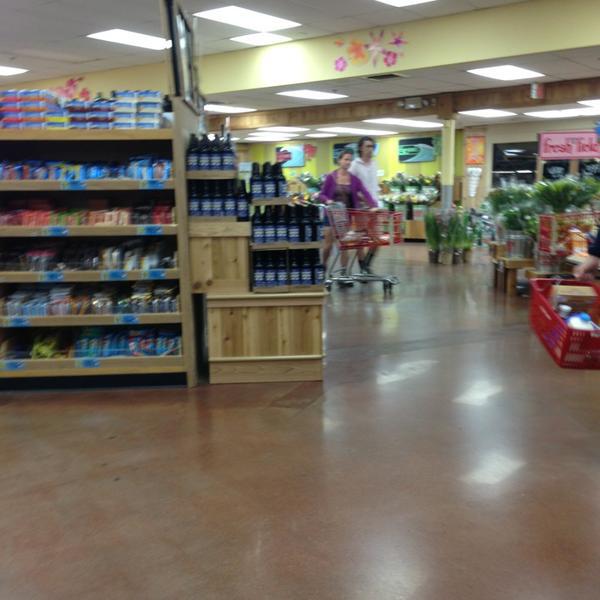 Photo taken at Trader Joe's by L E. on 1/23/2013-亚利桑那州凤凰城北部第二十大街4821号 Photo taken at Trader Joe's by L E. on 1/23/2013