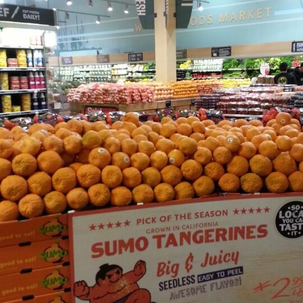 Photo taken at Whole Foods Market by Teri d. on 3/15/2013-加利福尼亚州长滩太平洋海岸高速路6550号(在第二大街和圣加布里埃尔河之间) Photo taken at Whole Foods Market by Teri d. on 3/15/2013