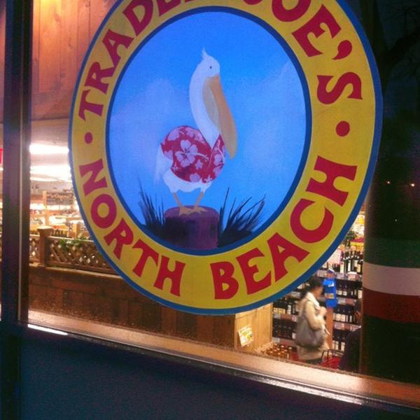 Photo taken at Trader Joe's by Sam S. on 3/9/2011-美国加利福尼亚州旧金山湾街401 Photo taken at Trader Joe's by Sam S. on 3/9/2011