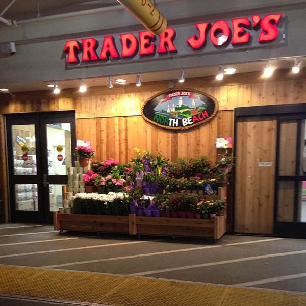 Photo taken at Trader Joe's by Kara P. on 6/5/2013-美国加利福尼亚州旧金山湾街401 Photo taken at Trader Joe's by Kara P. on 6/5/2013