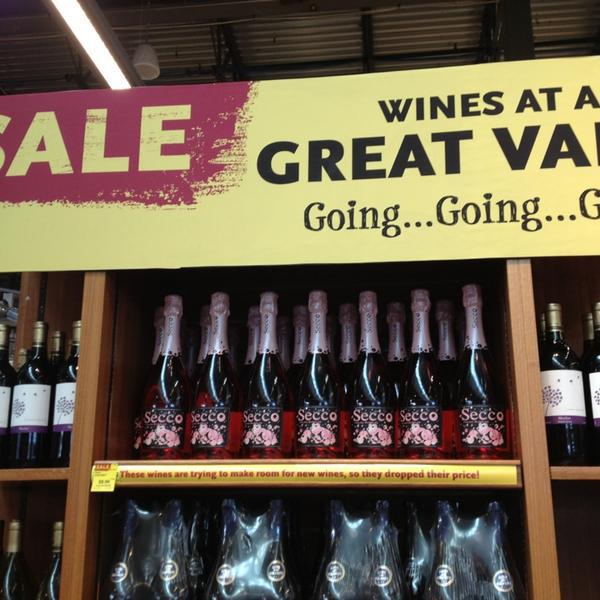 Photo taken at Whole Foods Market by Amy S. on 3/22/2013-德克萨斯州舒格兰市西南高速路15900号 Photo taken at Whole Foods Market by Amy S. on 3/22/2013