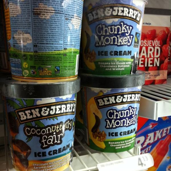 Photo taken at Albert Heijn by Gregory P. on 4/4/2011-荷兰乌特勒支绳索街8号 Photo taken at Albert Heijn by Gregory P. on 4/4/2011