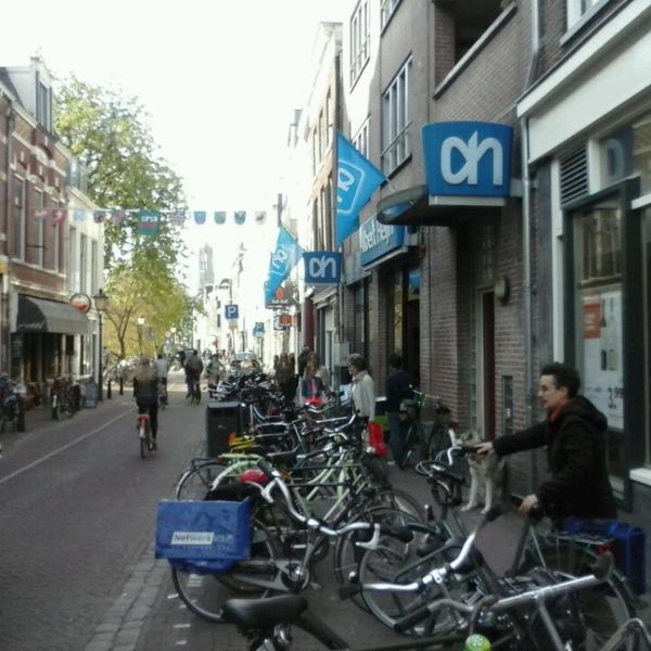 Photo taken at Albert Heijn by Aldo M. on 5/3/2013-荷兰乌特勒支绳索街8号 Photo taken at Albert Heijn by Aldo M. on 5/3/2013