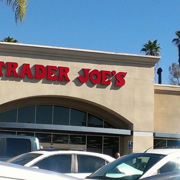 Photo taken at Trader Joe's by Brian F. on 11/5/2012-美国加利福尼亚州拉梅萨穆雷街5495 Photo taken at Trader Joe's by Brian F. on 11/5/2012