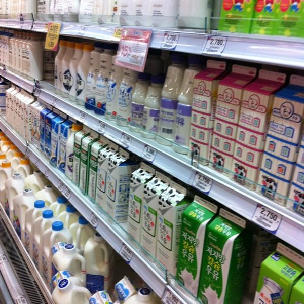 Photo taken at 홈플러스 / Home plus by Jenny C. on 1/10/2012-京畿道华城市泰安区399号 Photo taken at 홈플러스 / Home plus by Jenny C. on 1/10/2012