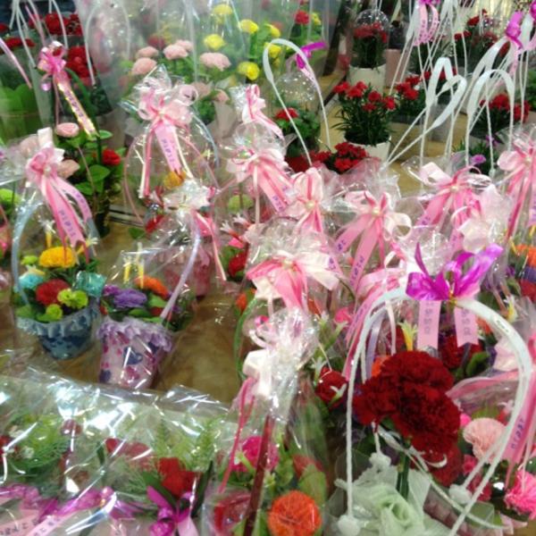 Photo taken at 홈플러스 (Home plus) by Hugh C. on 5/6/2012