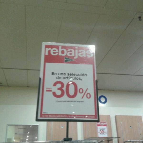 Photo taken at El Corte Inglés by Marina R. on 7/4/2012-西班牙安达鲁西亚塞维利亚蒙托托路122-128 Photo taken at El Corte Inglés by Marina R. on 7/4/2012