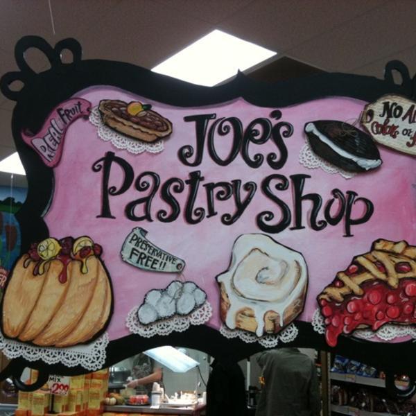 Photo taken at Trader Joe's by Wheels Of Italy on 10/1/2011