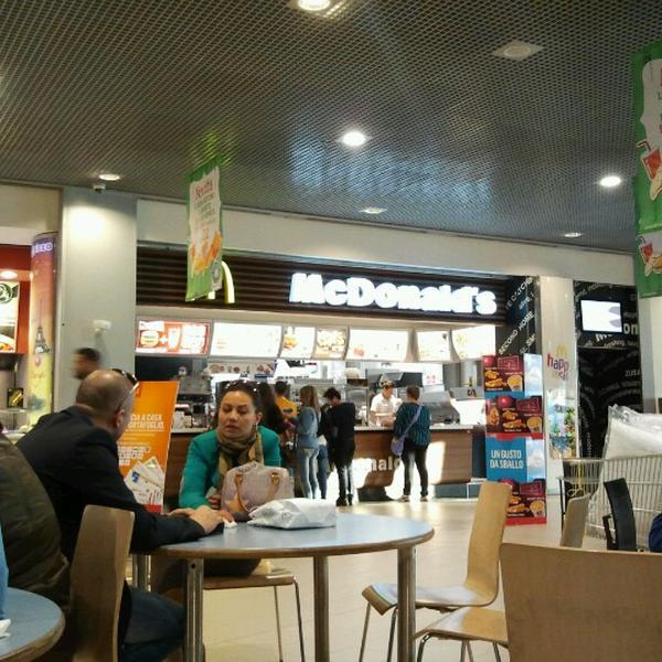 Photo taken at Auchan Napoli Argine by Luigia B. on 4/12/2013