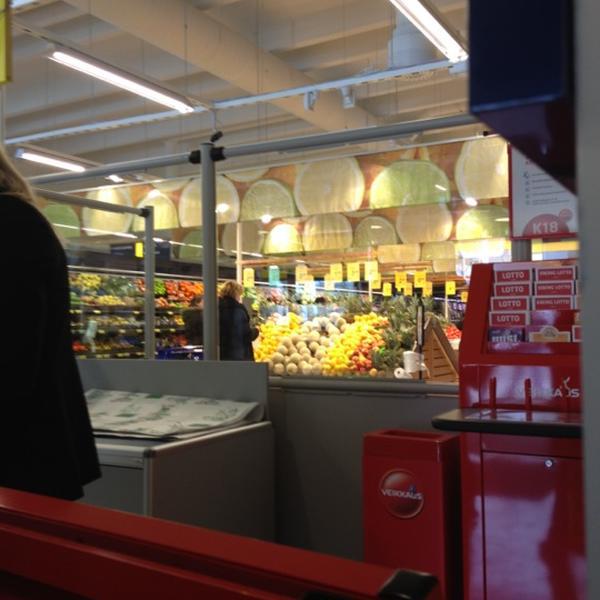 Photo taken at S-market by Juho L. on 3/29/2012-新地区埃斯波桔湾庄园路33 Photo taken at S-market by Juho L. on 3/29/2012