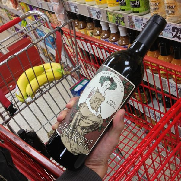 Photo taken at Trader Joe's by Melinda M. on 3/18/2013-加利福尼亚州南帕萨迪纳盛大大道团街613号 Photo taken at Trader Joe's by Melinda M. on 3/18/2013