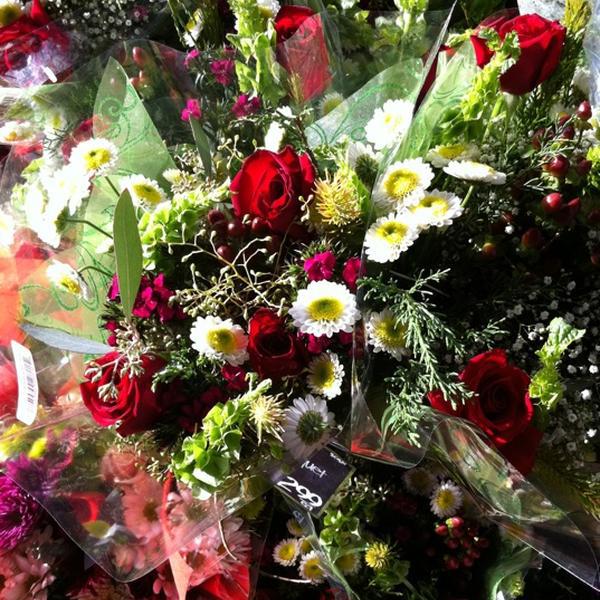 Photo taken at Whole Foods Market by Jay H. on 12/24/2010-加尼福尼亚 坎贝尔巴斯科姆大道1690(汉密尔顿大道) Photo taken at Whole Foods Market by Jay H. on 12/24/2010