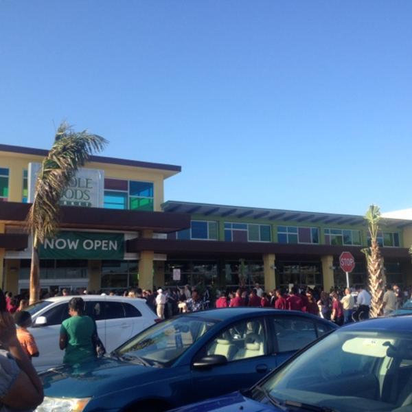 Photo taken at Whole Foods Market by Gigi on 3/28/2012-佛罗里达州彭布罗克派恩斯大道14956号 Photo taken at Whole Foods Market by Gigi on 3/28/2012