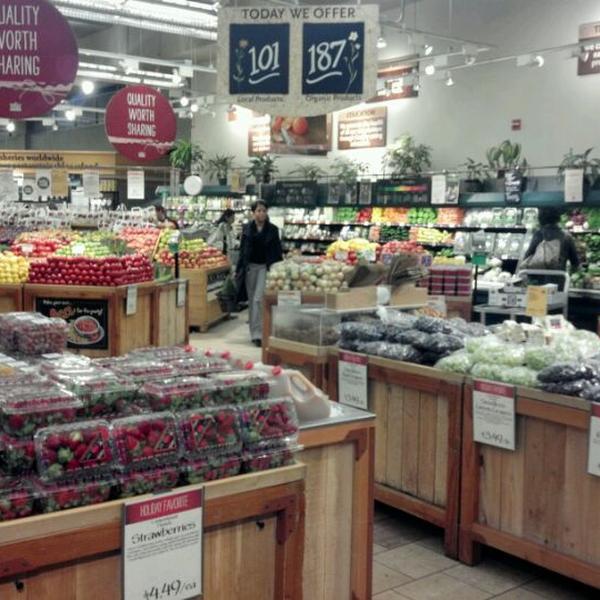 Photo taken at Whole Foods Market by Dirty D. on 12/9/2011-马里兰 巴尔的摩舰队街1001(在美国埃克塞特街) Photo taken at Whole Foods Market by Dirty D. on 12/9/2011
