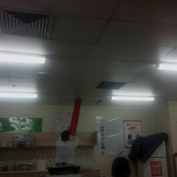 Photo taken at Coles by Jason M. on 11/17/2012-昆士兰州4035 奥尔巴尼溪 弗鲁克新月街(奥尔巴尼溪路) Photo taken at Coles by Jason M. on 11/17/2012