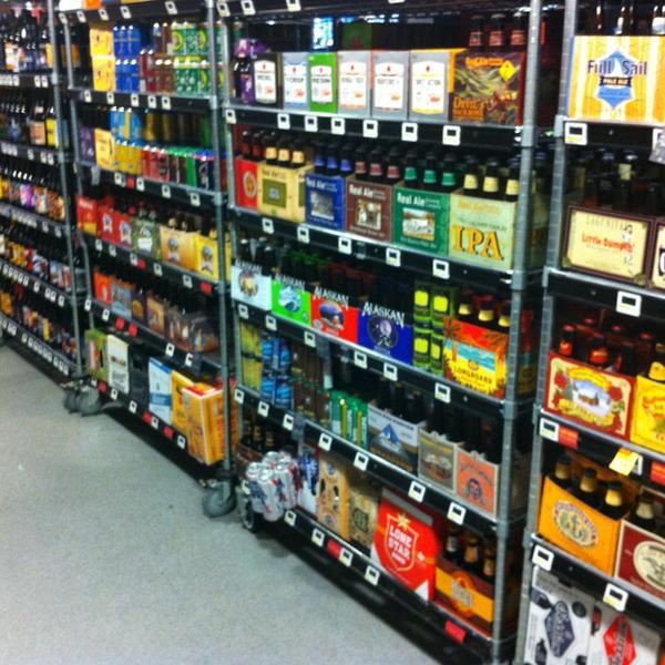 Photo taken at Whole Foods Market by Livio on 12/29/2012-德克萨斯州舒格兰市西南高速路15900号 Photo taken at Whole Foods Market by Livio on 12/29/2012