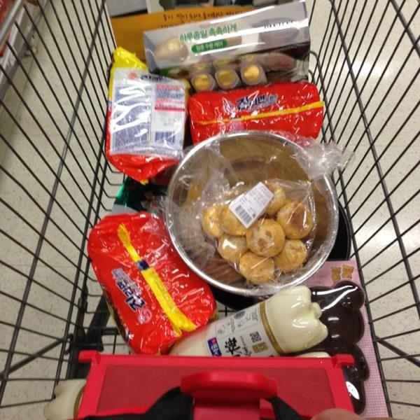 Photo taken at 홈플러스 (Home plus) by Ted P. on 1/23/2013