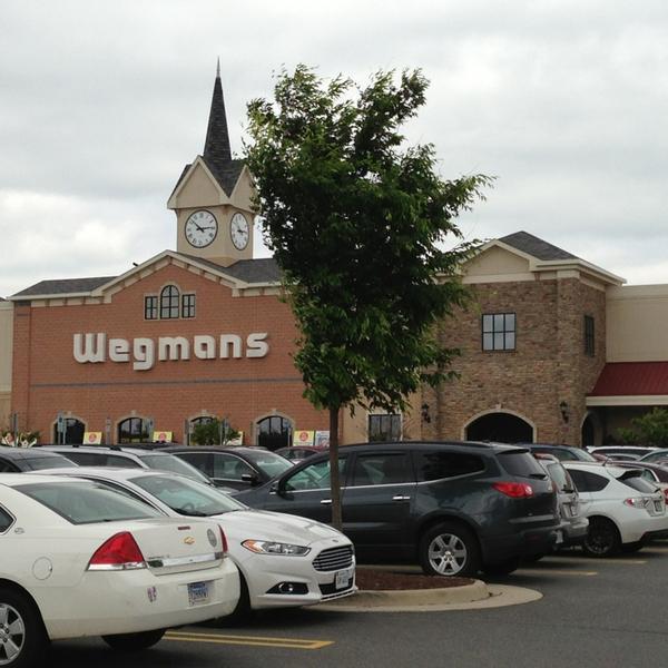 Photo taken at Wegmans by Michael B. on 5/24/2013-弗吉尼亚州弗雷德里克斯堡秋季山大道2281 Photo taken at Wegmans by Michael B. on 5/24/2013